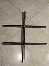 Antica Piccola Grata inferriata Finestra In Ferro battuto A Mano Cm. 44X 36 