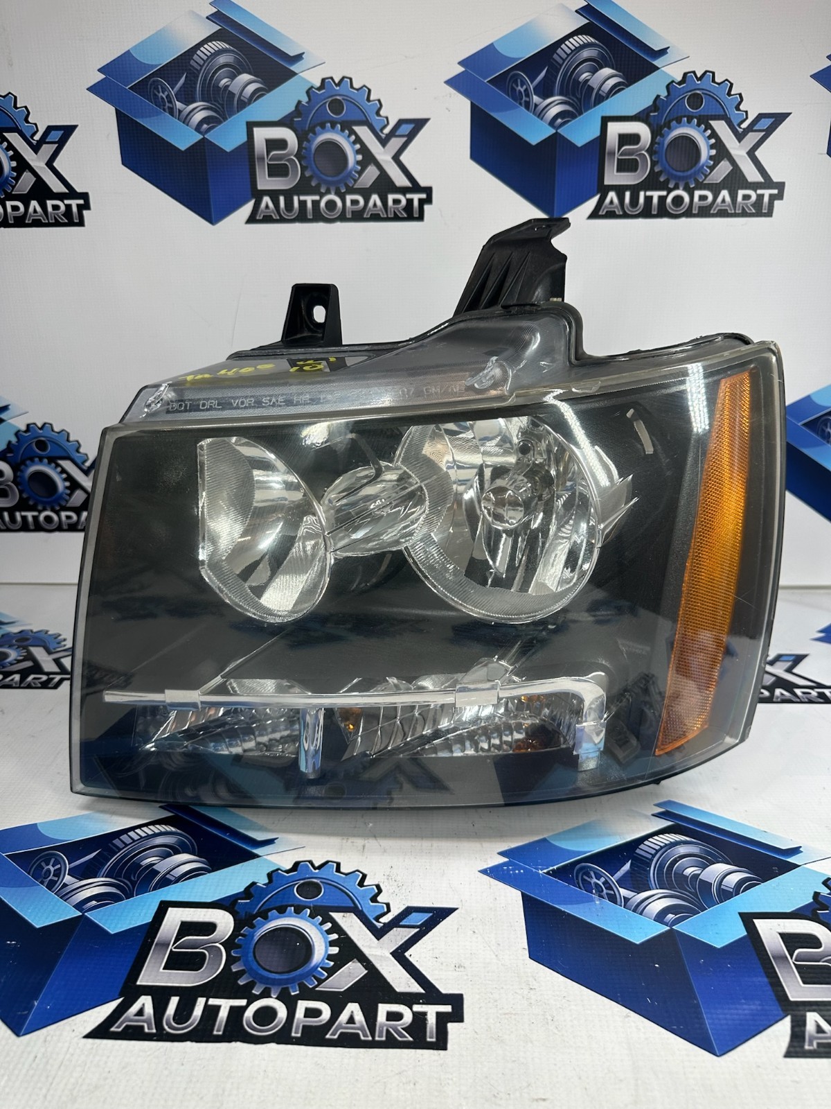 2007-2014 Chevy Tahoe Halogen Left Driver Side Headlight Assembly OEM
