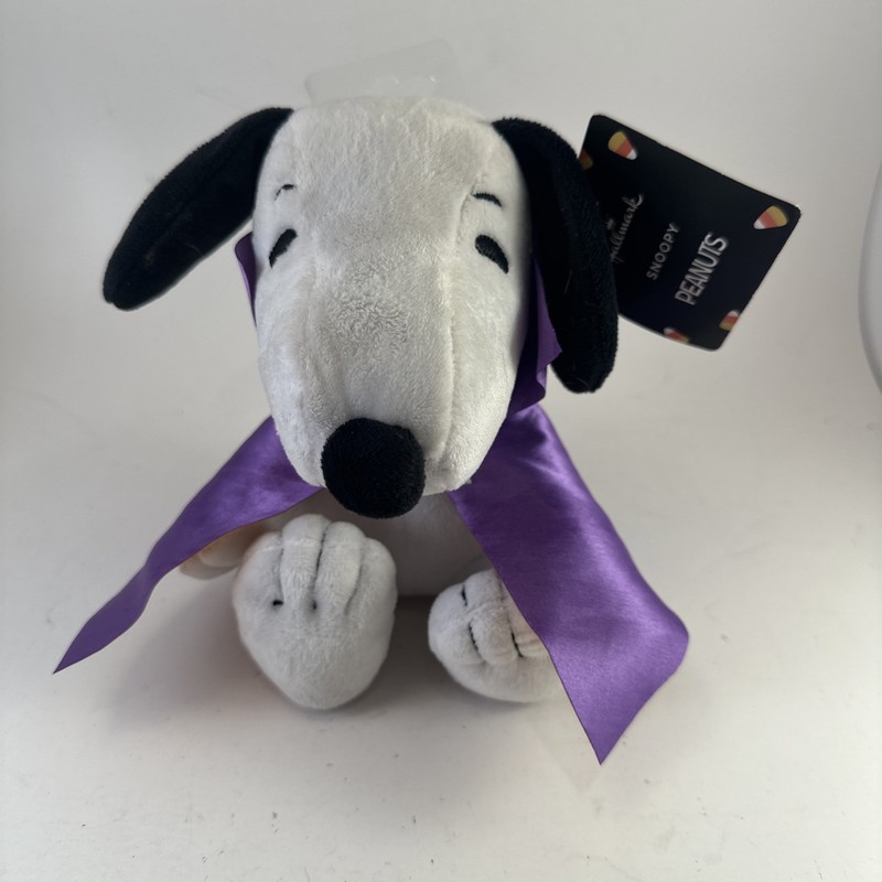 Hallmark Peanuts Snoopy Dog Plush Dracula Vampire Halloween 7 Inch 2022