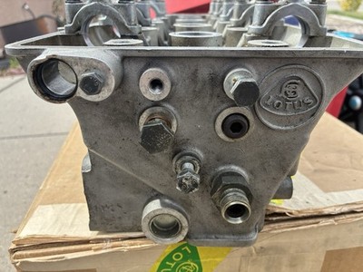Lotus Esprit V8 918 Cylinder Head RH Bank Needs Repair