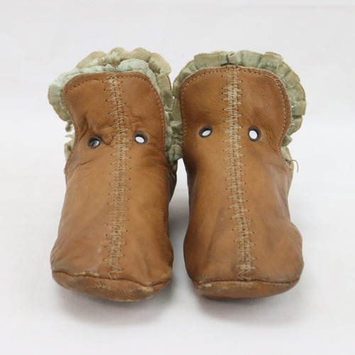 Antique Victorian Brown Leather Baby Bootie Shoes with Lace Trim - Picture 2 of 10