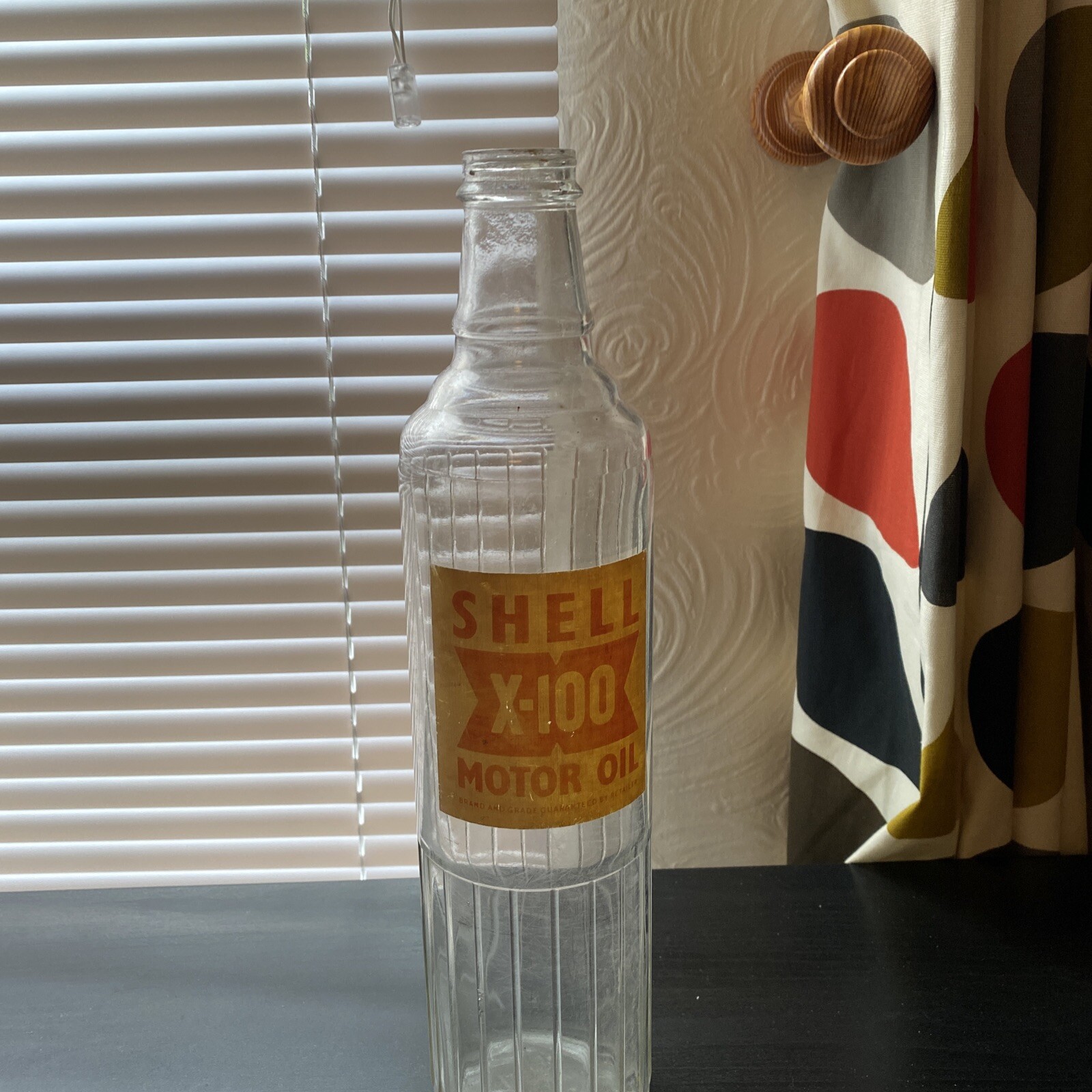 Shell X100 quart oil bottle. Motor oil bottle. Mobil. Esso. Motor oil
