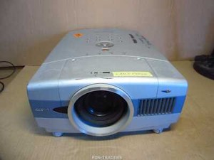 Sanyo PLC-XT11 Projector Beamer XGA 3LCD 2700 LUMENS - No remote - LAMP ERROR