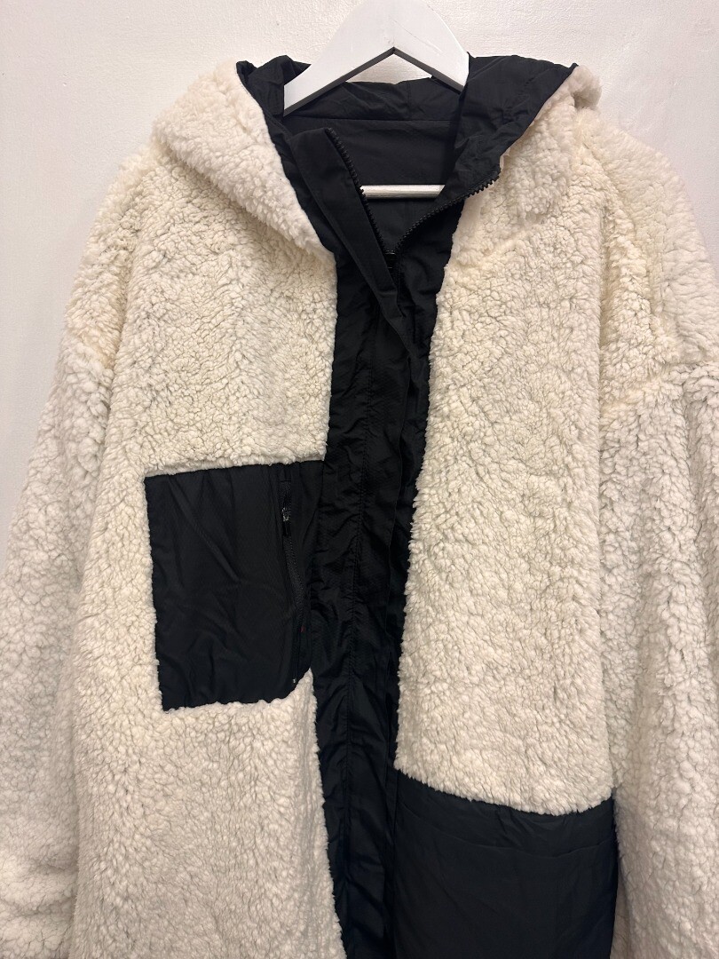 BNWOT Mens Black Fleece Dry Robe UK M CG T07 eBay