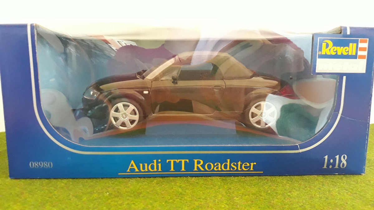 Audi TT Roadster Cabriolet échelle 1/18 - Revell 08980 - Noir - Modèle Neuf Sous Boîte