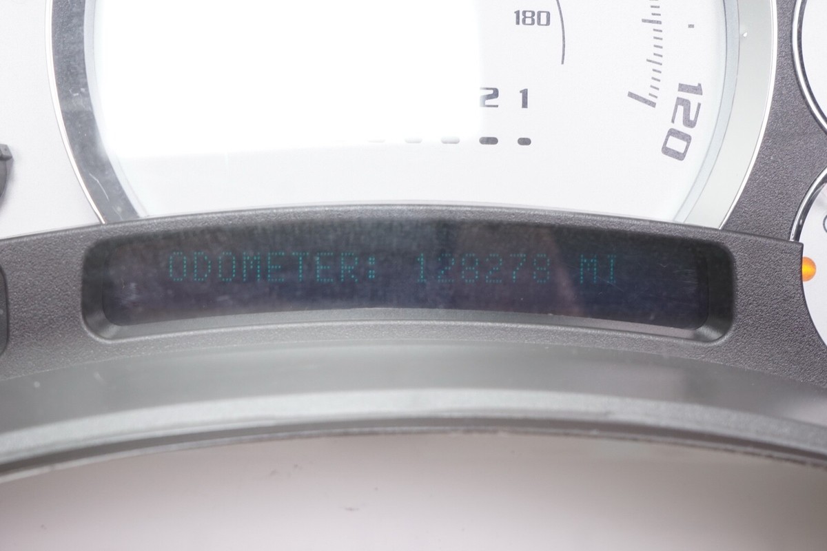 CADILLAC ESCALADE Gauge Instrument Cluster Speedometer 128K