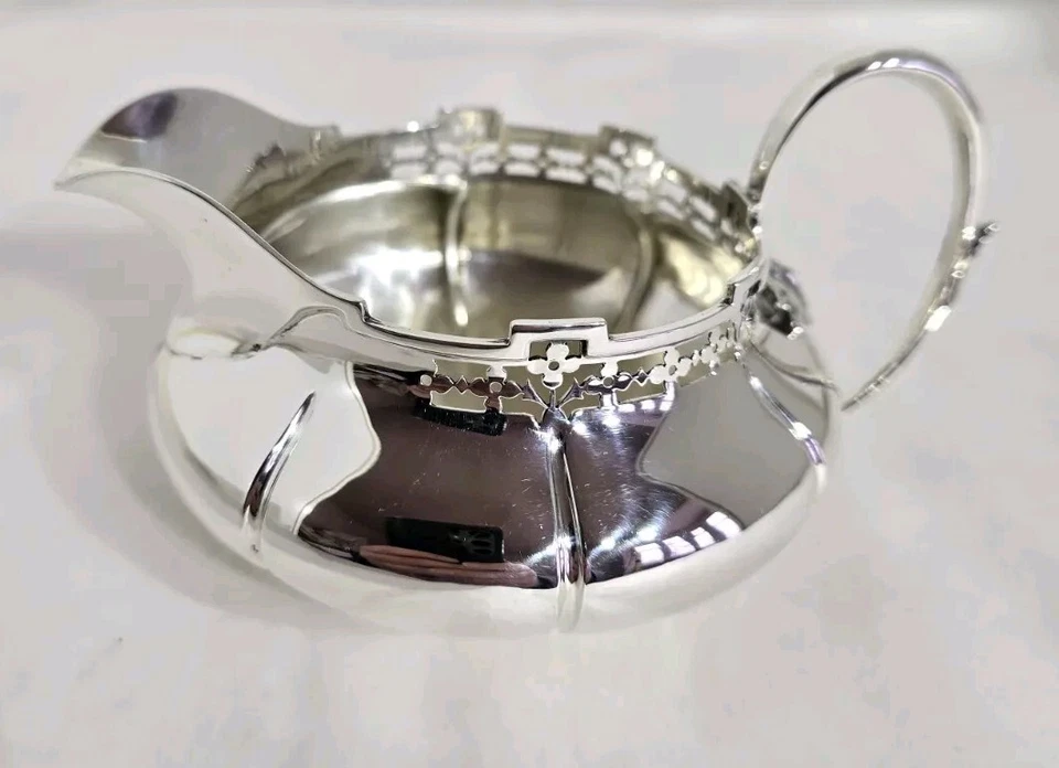 Antique George V sterling silver Cream Jug. Sheffield 1912. By Walker & Hall  - Image 2 of 4