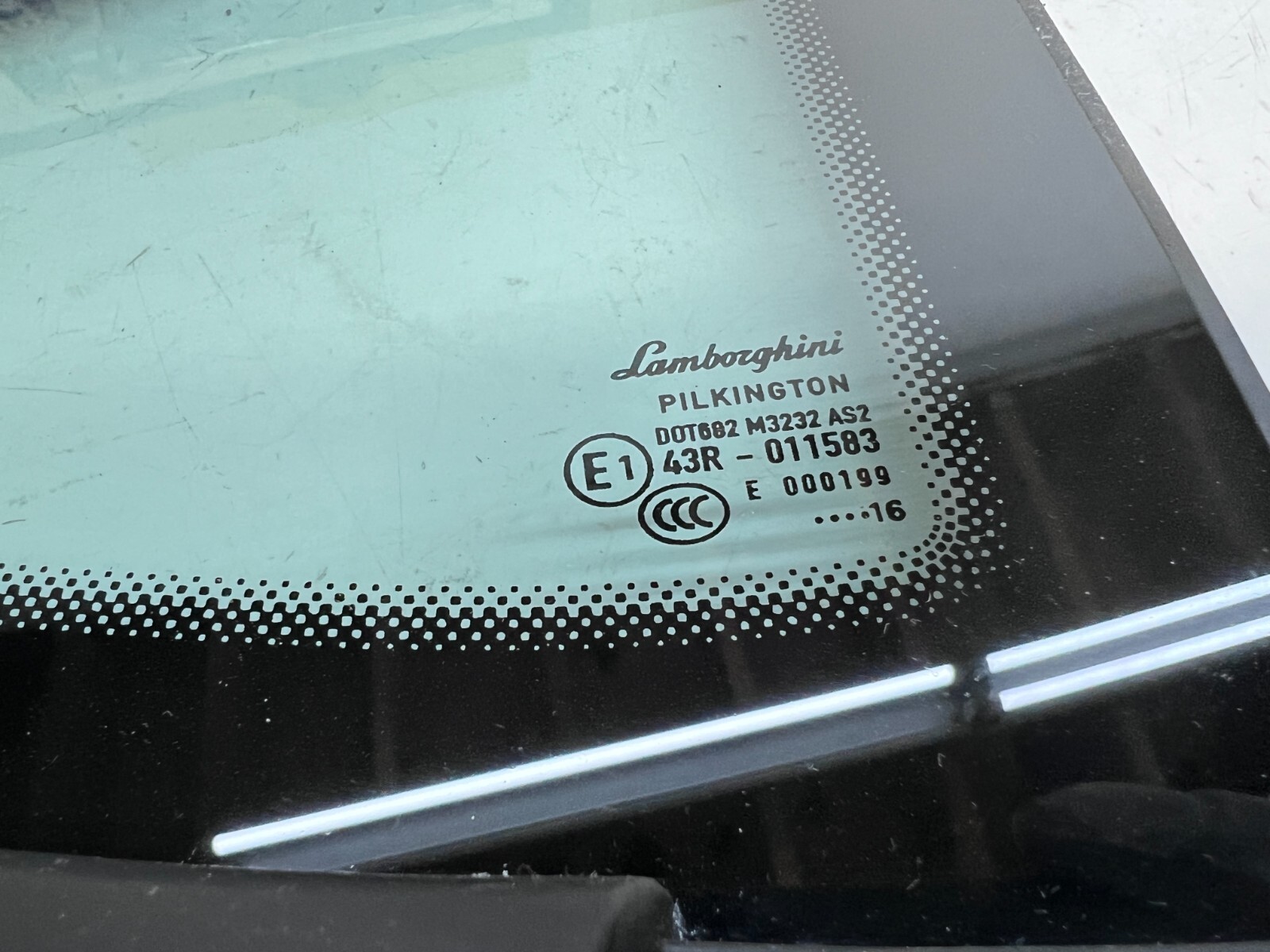 LAMBORGHINI HURACAN LP610 FRONT LEFT LH DRIVER SIDE QUARTER GLASS OEM 4T0845115C
