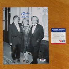 Broadcast Journalist BARBARA WALTERS signed 8x10 Photo PSA M83842 SPIELBERG