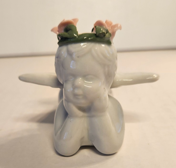 Vintage Porcelain Baby Angel Laying Down Pink Rose Crown Figurine Decoration 4-b