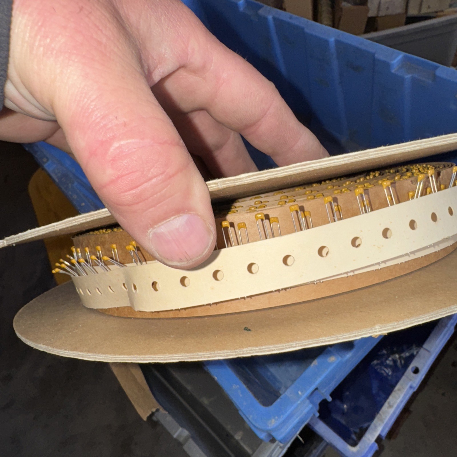 Condensadores Uf C315C102K2R5CA .001 2400 piezas NUEVO en carrete comprando todo envío gratuito