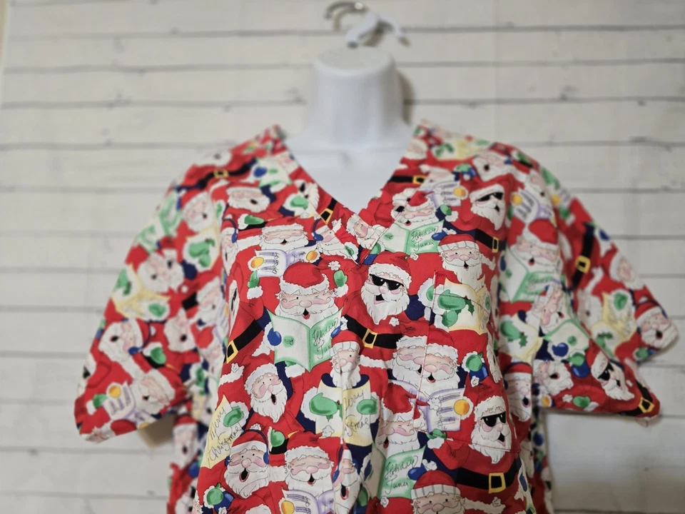 Blusa Médica Para Mujer Peaches Uniforms Multicolor Papá Noel, Talla M Foto 4 de 4