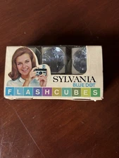 Vintage Sylvania Blue Dot FLASH CUBES Camera Flash Cubes 3-Pack 12 Flashes