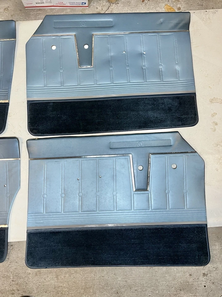 Studebaker Cruiser 1965 sedán panel de puerta moldura pasajero conductor izquierdo derecho fabricante original Foto 3 de 4