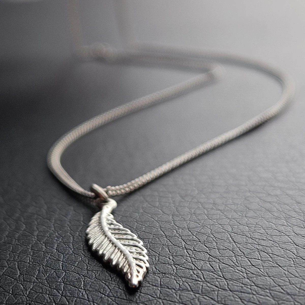 Pendentif Plume Style Amérindien Plaqué Or KBC 25x8mm - Neuf Avec étiquettes