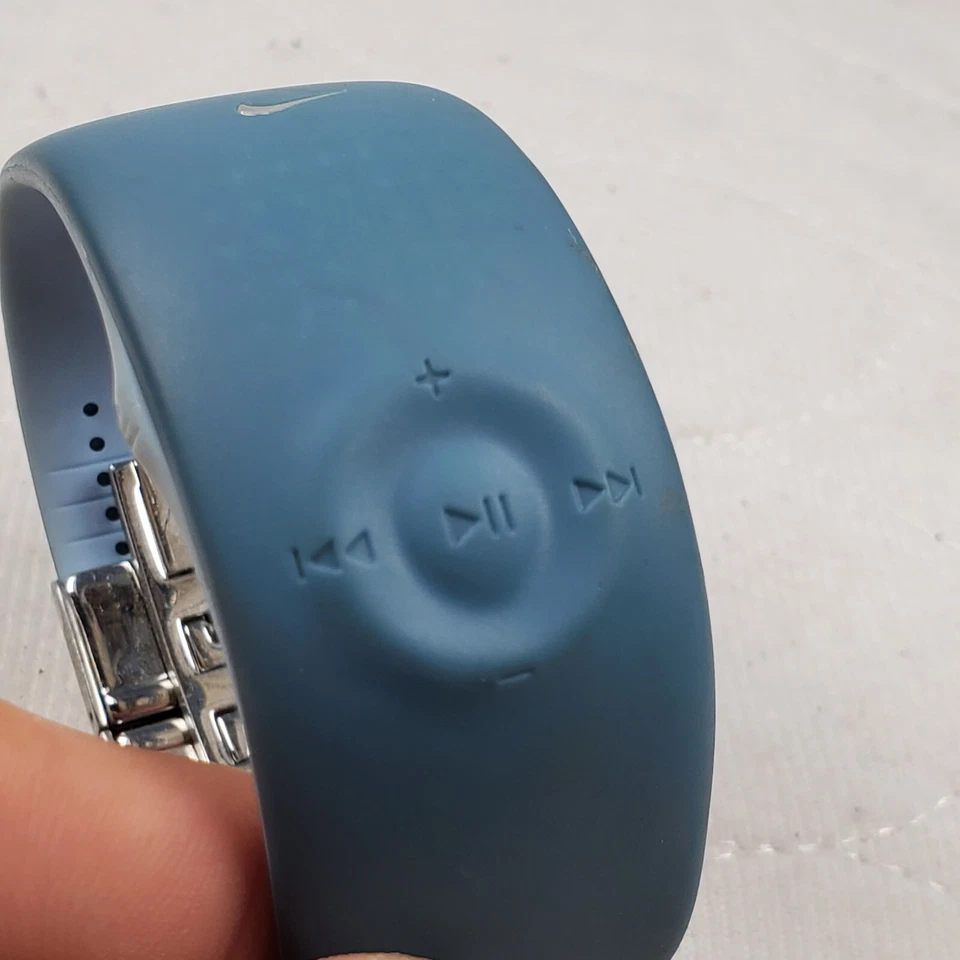 Nike Amp+ Wristband BLUE WM0030 iPod Nano Remote télécommande ipod nano WORKING  - Image 3 of 4
