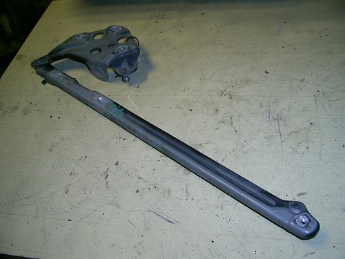 Mercedes-Benz W210 E 300TD Motorhaube Scharnier vorne links