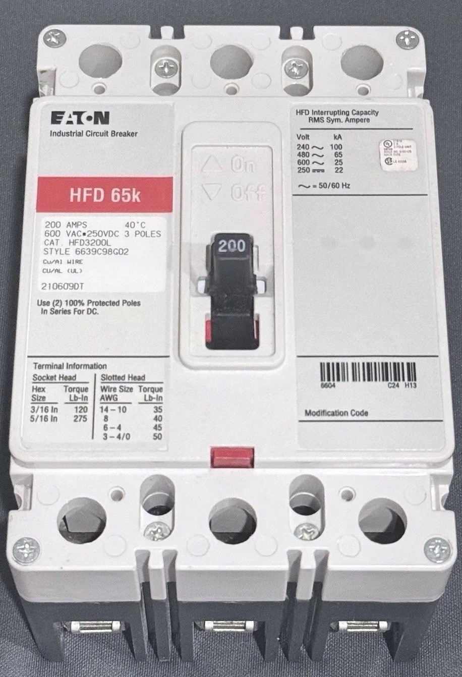 NEW in box Eaton HFD3200L CIRCUIT BREAKER Hfd 200 amp 3 Pole Cutler Hammer