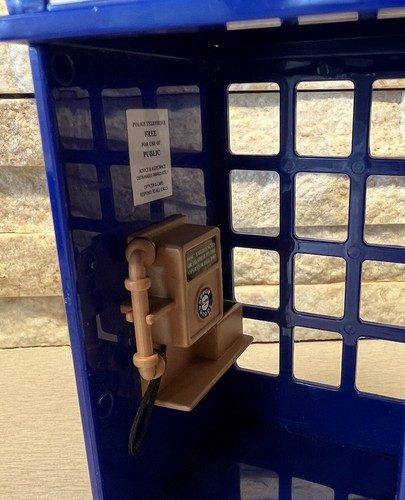 Sylvanian Families PC Roberts & Police Box Fahrrad blau Telefon Polizist Calico - Bild 15 von 23