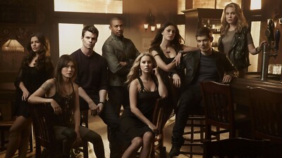 BEAUTIFUL DANIELLE CAMPBELL CLAIRE HOLT  PHOEBE TONKIN THE ORIGINALS  8X10 PHOTO