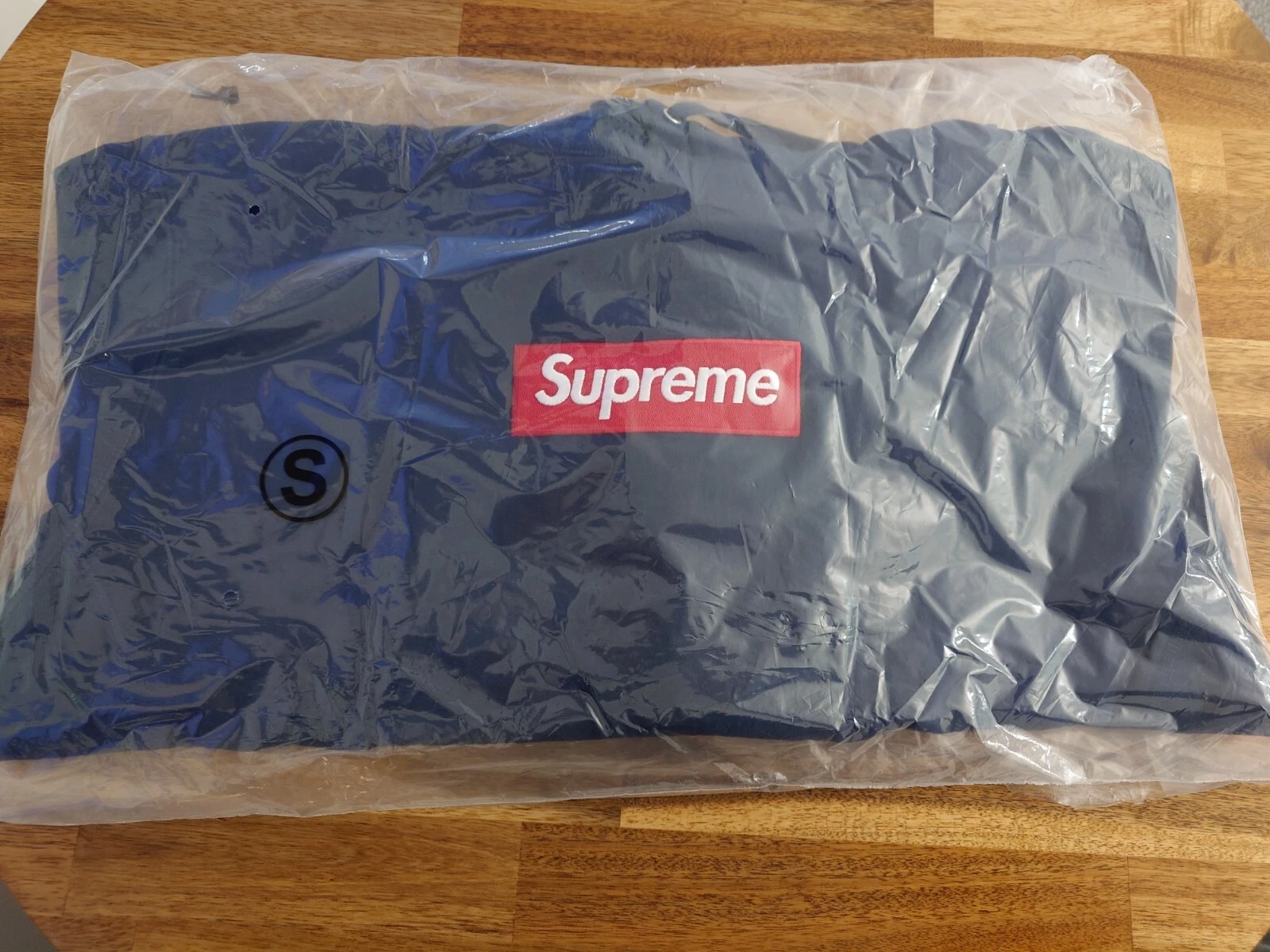 Sweat à capuche logo Supreme Box MARINE (FW24)   PETIT   NEUF ✅