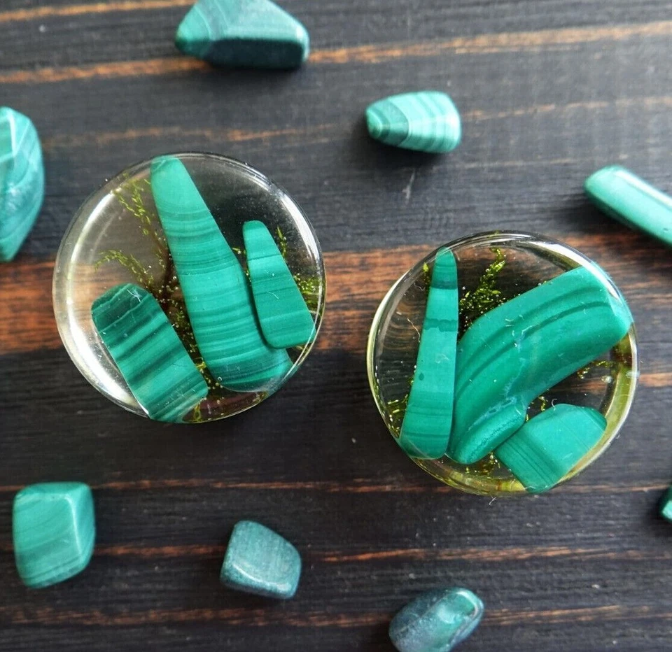 Túneles de carne de oreja de piedra de malaquita tapones acrílicos medidores acampanados dobles de gran tamaño Foto 4 de 4