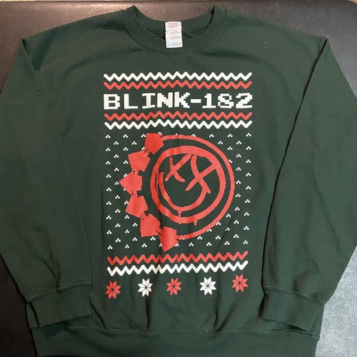 sweater blink 182