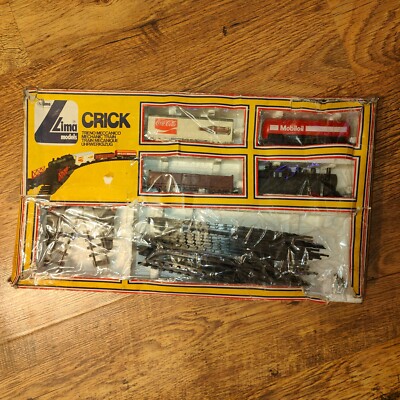 Lima Models Mechanical Train Crick Wind Up Train with Cargons in Box Video