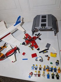 LEGO HUGE LOT 10 LBS 24 Minifigs Airplane Police Fire city 60103 60044 7893