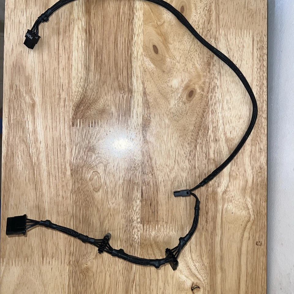 EVGA 6-pin to 4x 4-Pin Perif/Molex Connectors Single Cable - Image 4 of 4