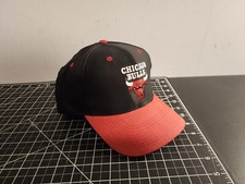 Chicago Bulls Logo 7 Twill Vintage Snapback Cap Hat pre owned faded