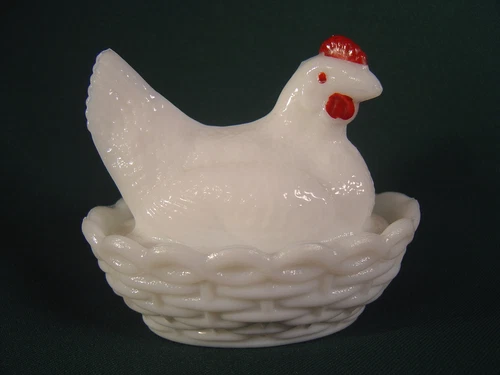 Vintage Westmoreland Milk Glass Small Hen on Nest - WM Mark