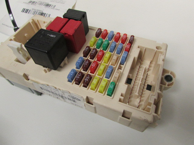 Maserati Quattroporte, LH, Left Dashboard Fuse Box, Used, P/N 226365