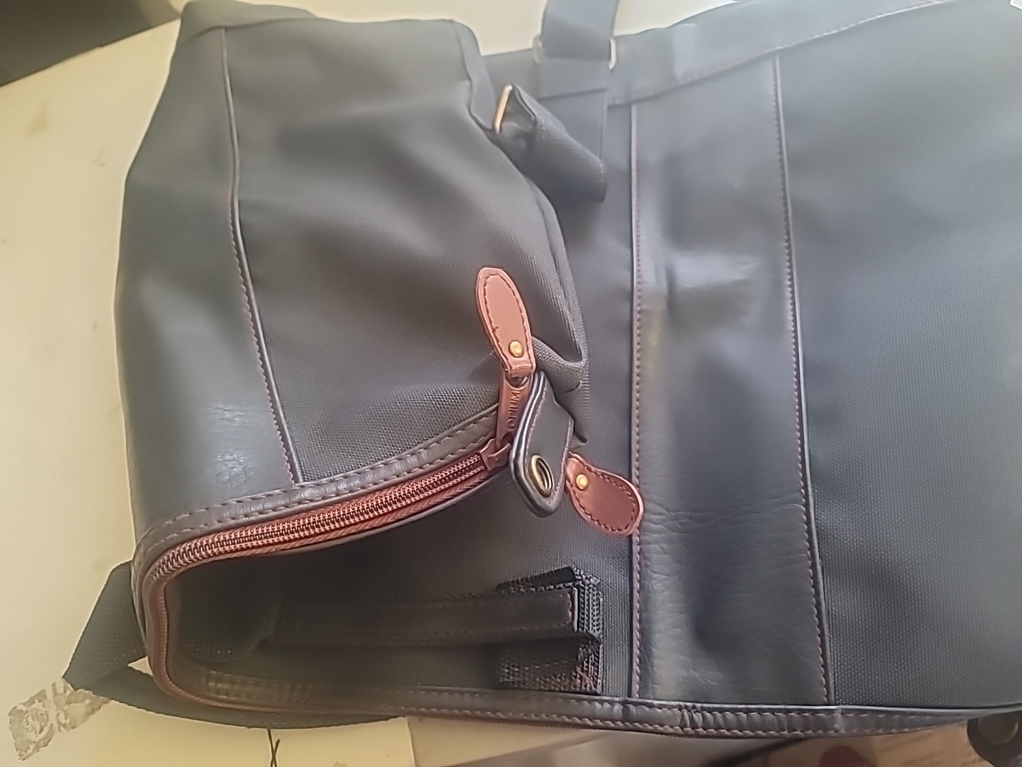 Borsone uomo vintage oppio Yves Saint Laurent YSL blu navy da viaggio nuovo con etichette