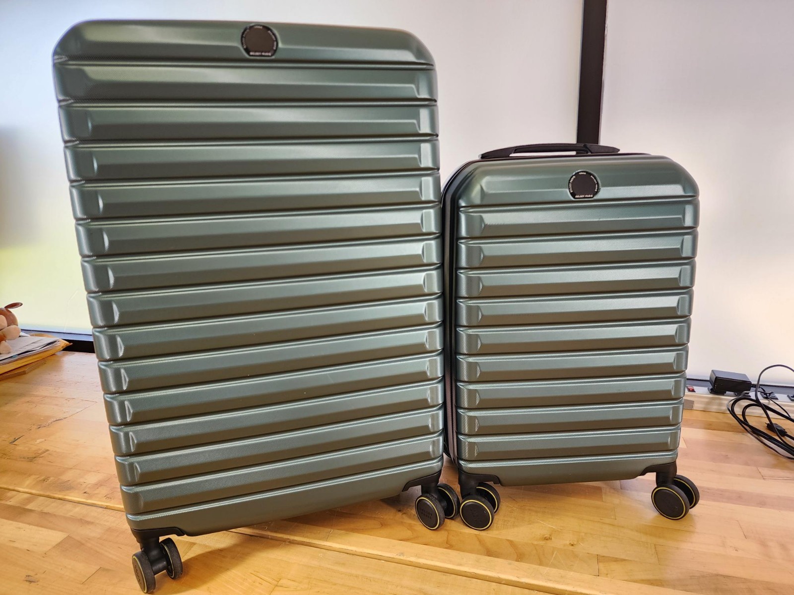 2 PCE GREEN Delsey Helium Edge Hardsided Luggage Suitcase Set Bags Carryon Check