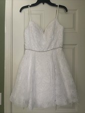 Windsor White Dress Size 5/6: Excellent Condition: Great For A Semi Formal