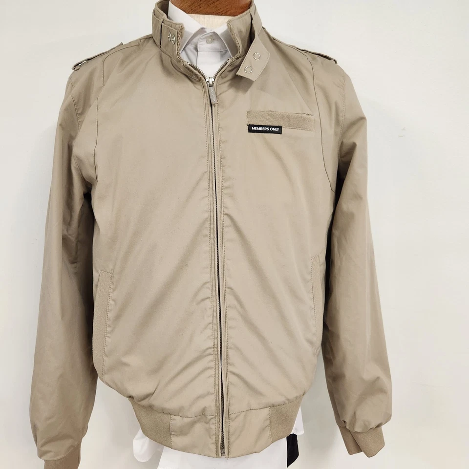 Chaqueta De Colección Solo Miembros Para Hombres Medio Bronceado Corredor Bombardero Cremallera Charreteras Años 80 Foto 2 de 4