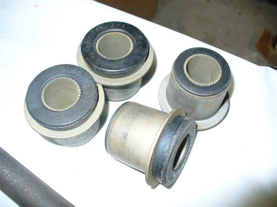 Buick 66-70 Riviera 1966-68 brazo de control superior par EE. UU. TRW Harris Foto 2 de 2