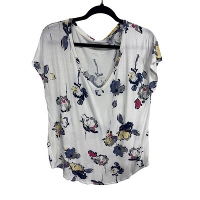 Maurices Large White Floral T-Shirt Women's Short Sleeve V-Neck 24/7