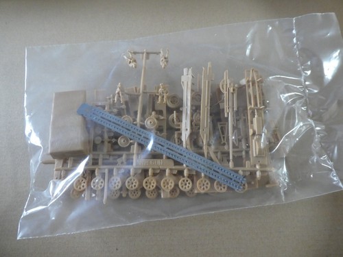 AIRFIX D-DAY 1/72 SCALE GERMAN HALFTRACK AND 88mm KIT - 第 1/6 張圖片