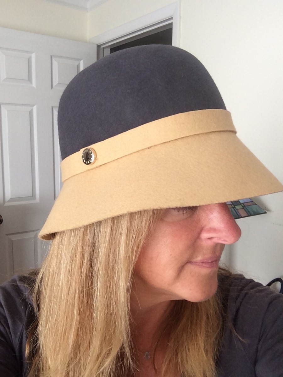 FURLA Women Vintage Wool Cloche Bucket Hat 1920 display picture 2