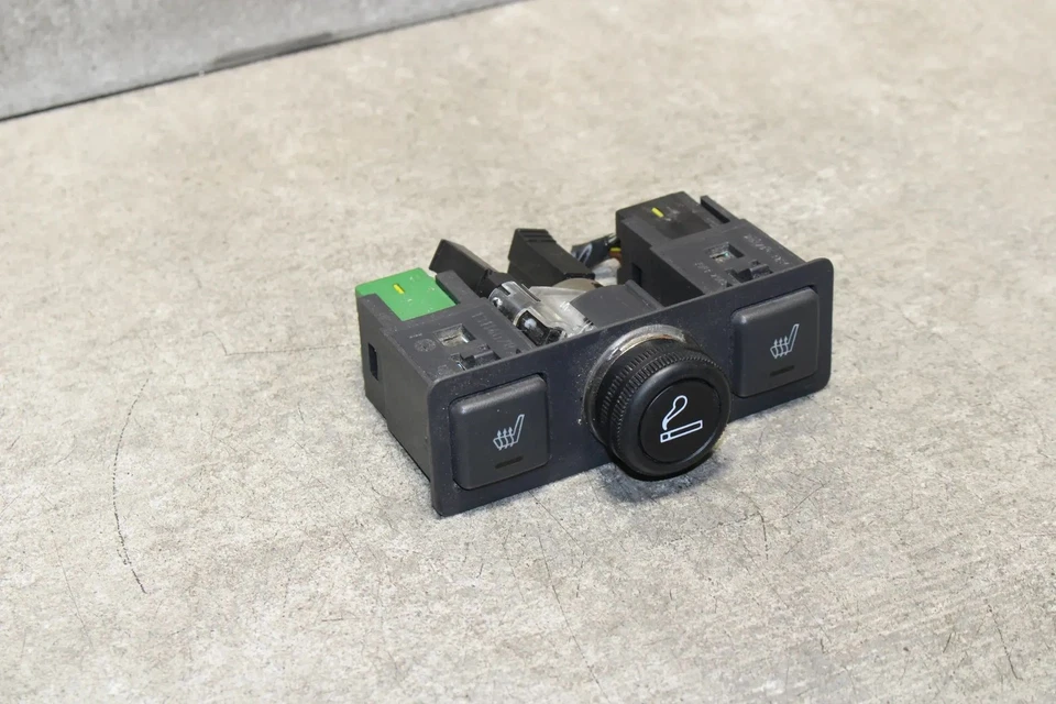 Opel Tigra B Schalter Sitzheizung Zigarettenanzünder 13114078 - Bild 3 von 4