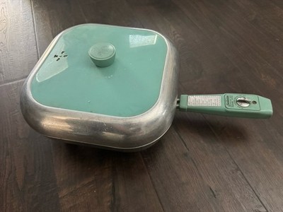 Vintage Sunbeam Electric Skillet, Mid-Century Modern (MCM), Seafoam Green.