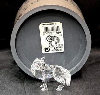 Vintage Swarovski Silver Crystal Wolf 207549 Medium Size w Box (Retired)