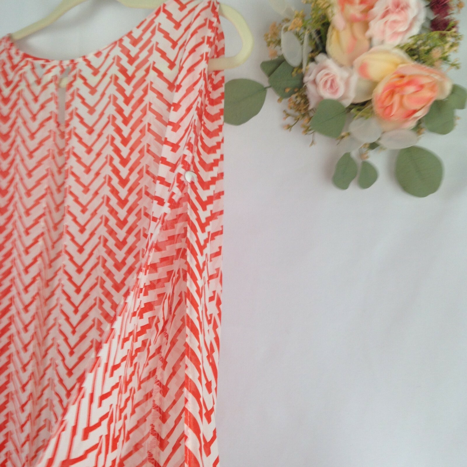 UMGEE Small White/Orange Sheer Split Back Split S… - image 4