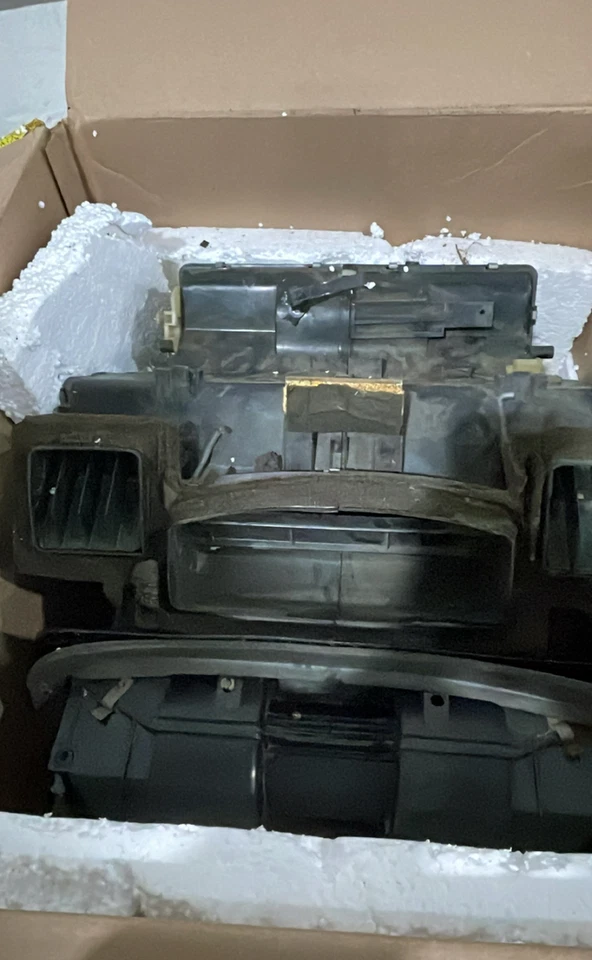 OEM BMW E30 Heater Core HVAC Box Vents Ducts 87-91 318i 325i 318is 325is 325ix Foto 2 de 4