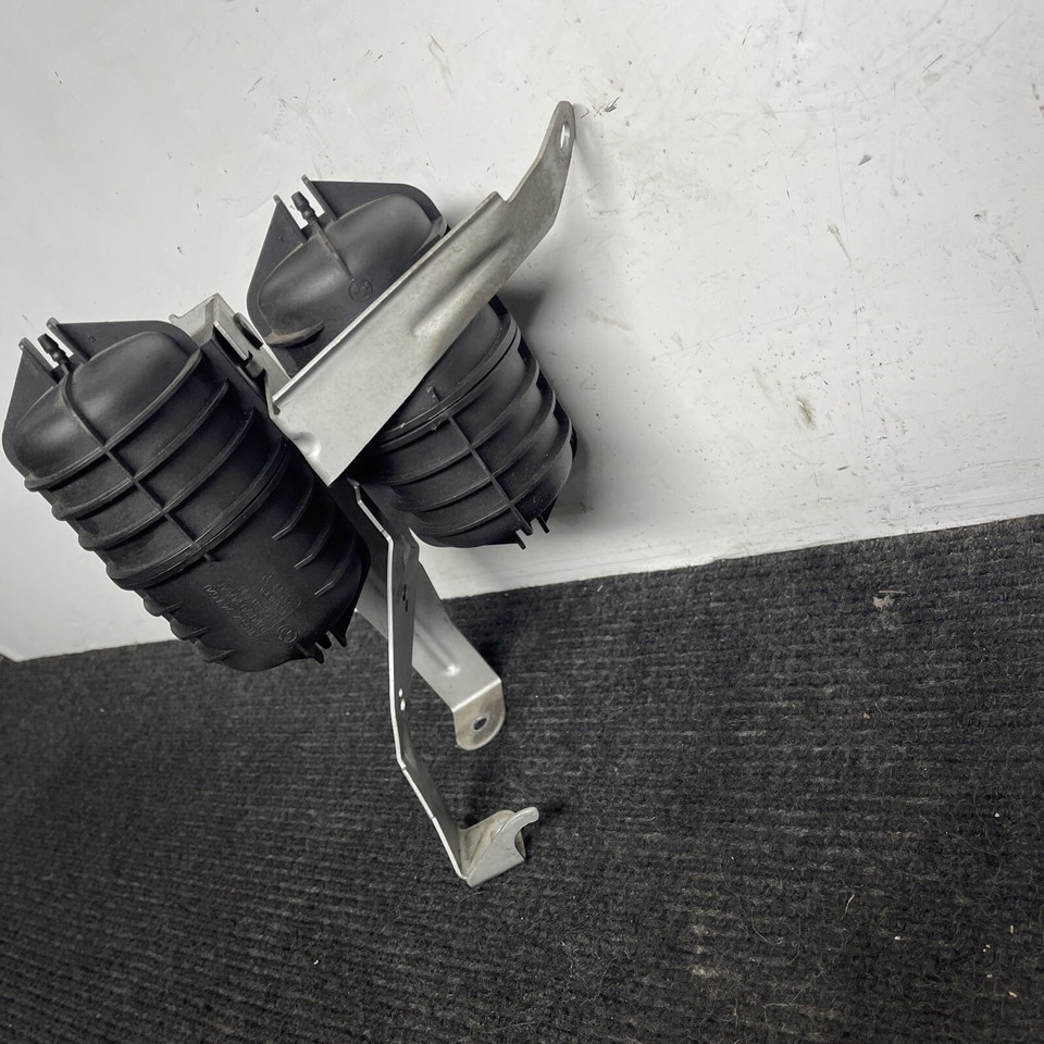 ☑️ OEM BMW E90 E92 E93 E89 N54 Turbo Charger Vacuum Canister Tank