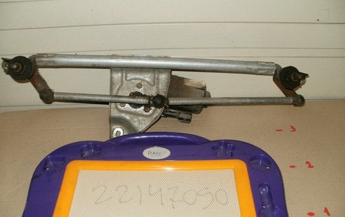 Opel Tigra 1,6  Bj 94     Wischermotor Vorne 22147090