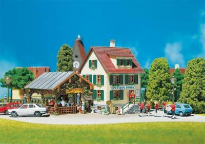 130269 Faller HO 1:87, Dorfwirtschaft, mit Ausstattung, Epoche II,, Bausatz, 