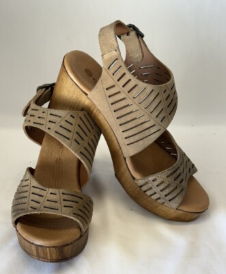 Tan Suede Ankle Strap Platform Heels Eliza Eric Michael Womens US Size 6.5